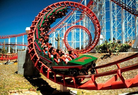 白バブル縁赤シリコンコースター ロサンゼルス観光ブログ : 冬こそ熱い！絶叫系テーマパーク！SixFlags