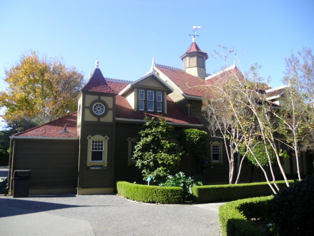 サンフランシスコ観光ブログ : ミステリーなお家