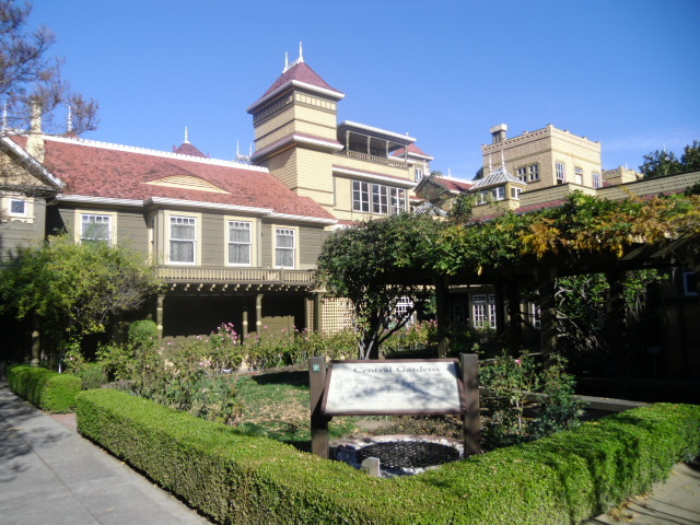 メロウグラスさんの赤い屋根の街並み 楽天市場】ステンドグラス ミニハウスランプ・赤い屋根