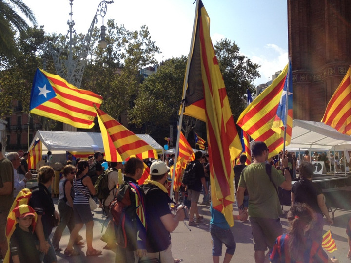 スペイン観光ブログ 9 11 ｌａ ｄｉａｄａ カタルーニャ独立運動