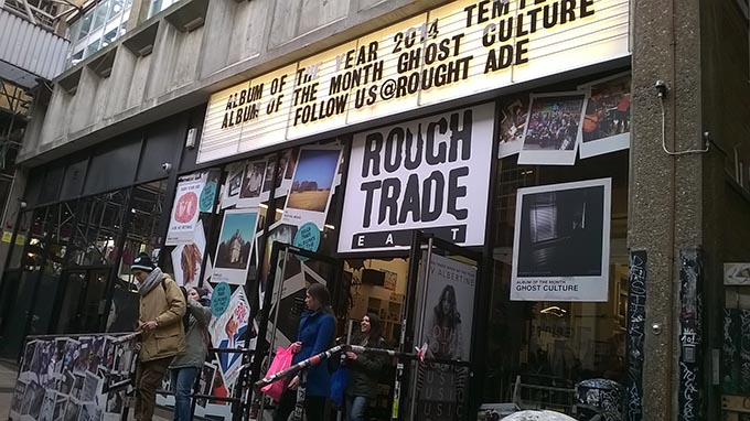 ロンドン観光ブログ : ロンドンのレコード屋 ラフ・トレード(Rough