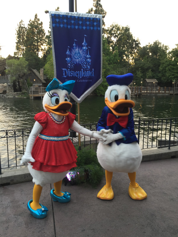 ロサンゼルス観光ブログ Disney 60周年 を楽しもう Dining Package ロサンゼルス観光ブログ Disney 60周年 を楽しもう Dining Package