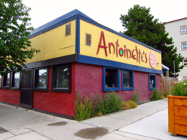 Antoinettes_whitehorse