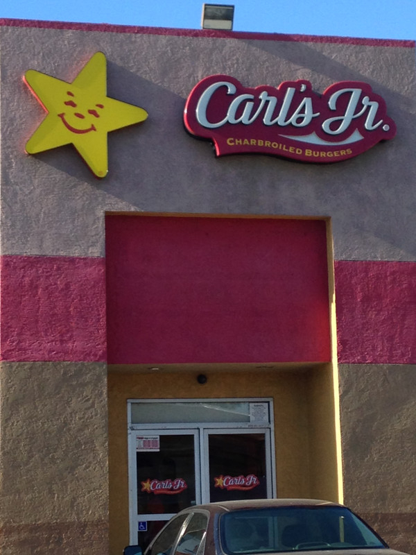 ロサンゼルス観光ブログ アメリカの３大ハンバーガーチェーン店の一角 Carl S Jr