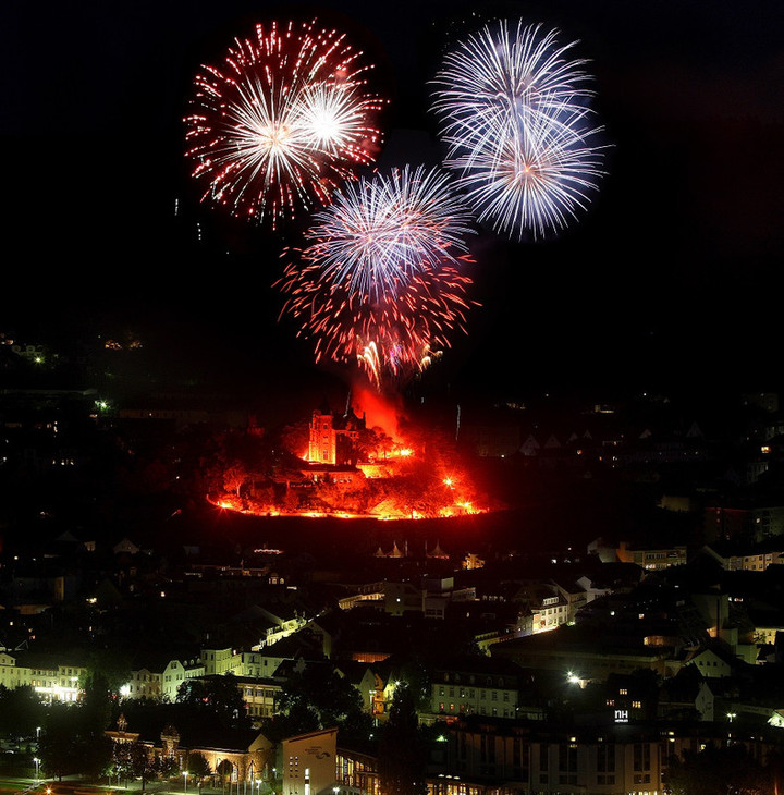 フランクフルト観光ブログ 世界遺産のライン川から花火を見よう ライン川火祭り In ビンゲン ２泊３日