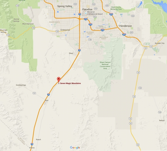 ラスベガス観光ブログ : カラフルな岩が積み重なったオブジェクトが公開