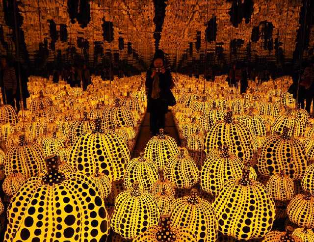 草間彌生展 かぼちゃ 展示用オブジェVictoria Miro Gallery