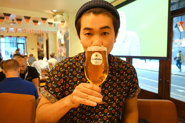 ロンドン観光ブログ : テムズ川近くのドイツ居酒屋 Bavarian Beerhouse