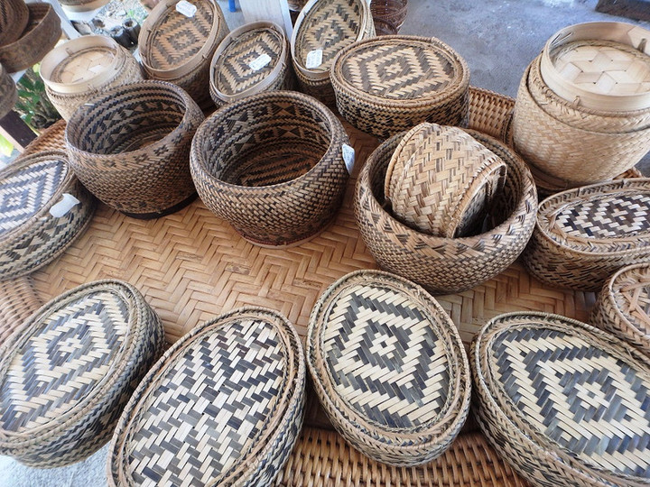 ラオス　置物 Amazon.co.jp: Zxyan 置物 装飾 ラオスHuanghualiウッドハンドル