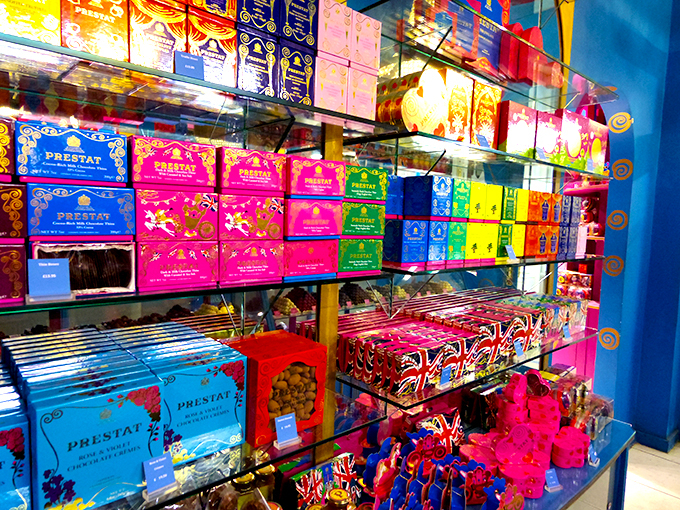 ロンドン観光ブログ : かわいくておいしい！王室御用達チョコレート