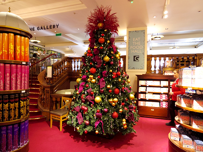 ロンドン観光ブログ : Fortnum & Mason クリスマスディスプレイ 2017