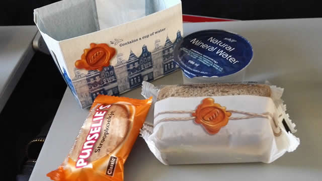 ロンドン観光ブログ ロンドンシティエアポート発ｋｌｍでアムステルダムへ スキポール空港見学