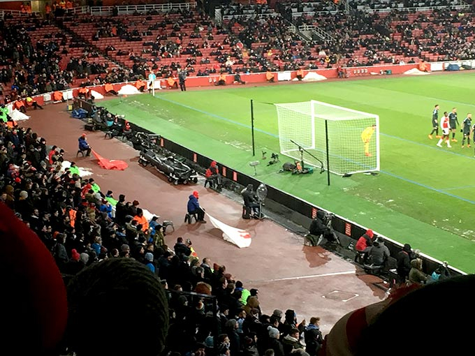 ロンドン観光ブログ 極寒観戦 アーセナルvsマンチェスターシティ エミレーツスタジアム