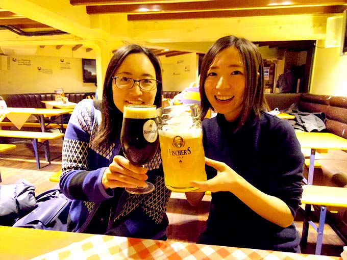 ロンドン観光ブログ : Bavarian Beerhouseで2ステインジョッキビールを
