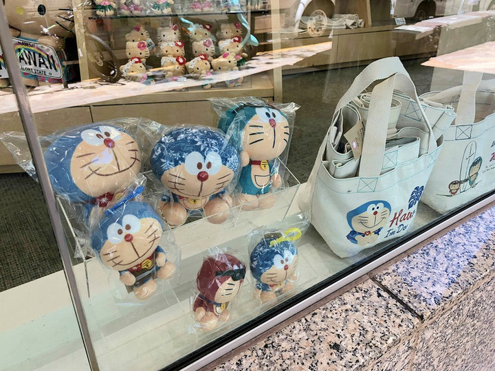 ハワイ観光ブログ : ハワイ限定ドラえもんやキティ、ぐでたま～！