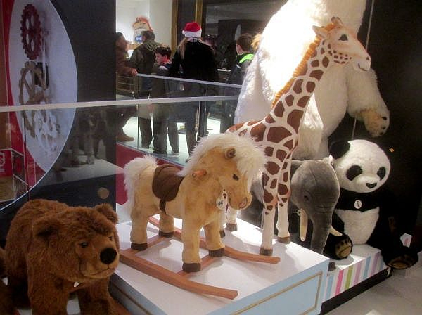 ニューヨーク観光ブログ : 「伝説のおもちゃ店」 FAOシュワルツ