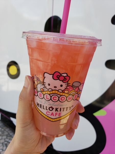 ラスベガス観光ブログ : ラスベガスに新オープン☆キティちゃんカフェ