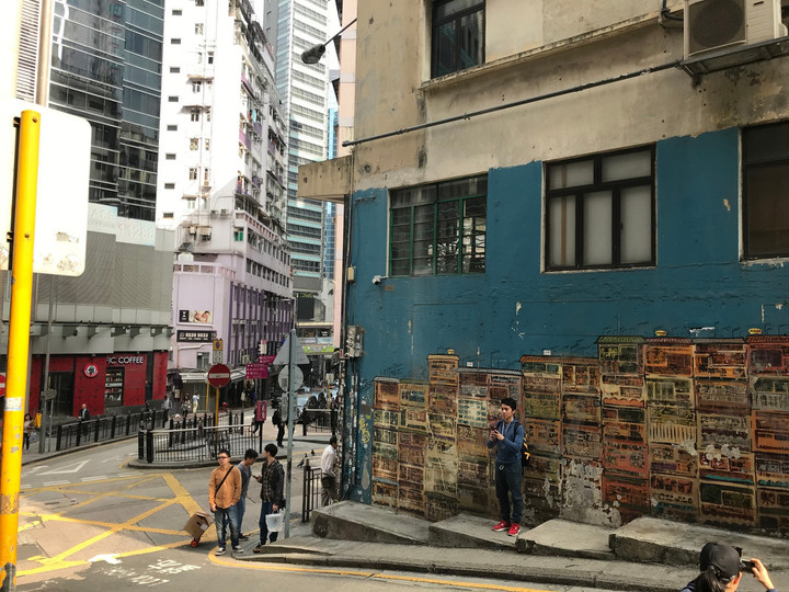 香港観光ブログ 今朝の出勤と日常風景 めがね親父です