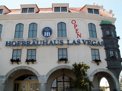 ホフブロイハウス　看板 Hofbräuhaus München. The world's most famous tavern! ミュンヘン