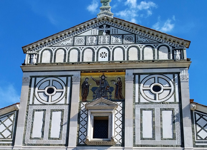 イタリア観光ブログ : サン ミニアート アル モンテ教会