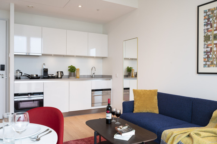 Premier_suites_plus_amsterdam_one_b