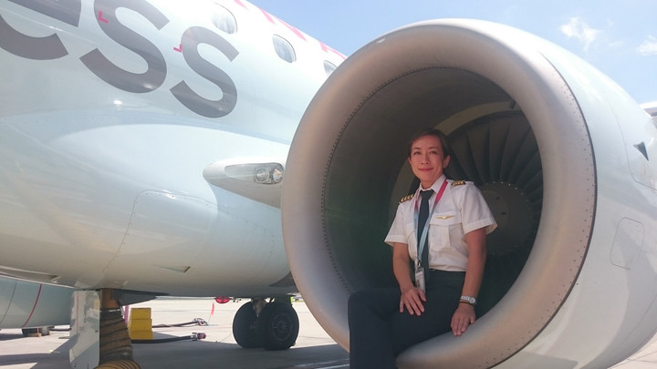 トロント観光ブログ カナダ時間10月17日 カナダ某航空会社の日本人女性パイロットによるお話し ふたたび美しい世界へ トロント観光ブログ カナダ時間10月17日 カナダ某航空会社の日本人女性パイロットによるお話し ふたたび美しい世界へ