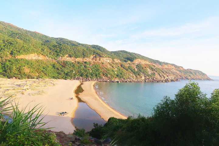 Phu_yen_mon_beach_1_2