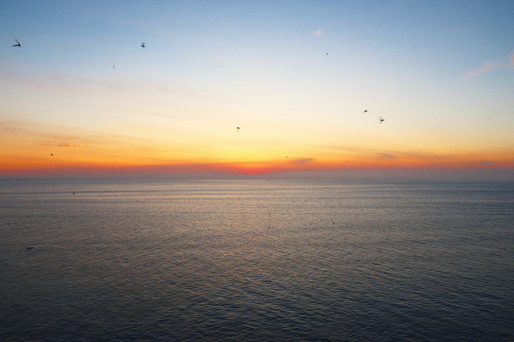 Phu_yen_sunrise_from_mui_dien_cap_5