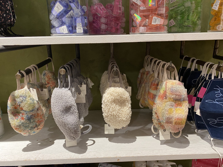 ニューヨーク観光ブログ ホリデーシーズンです ニューヨーカーに人気のアンソロポロジー Anthropologie ニューヨーク観光ブログ ホリデーシーズンです ニューヨーカーに人気のアンソロポロジー Anthropologie