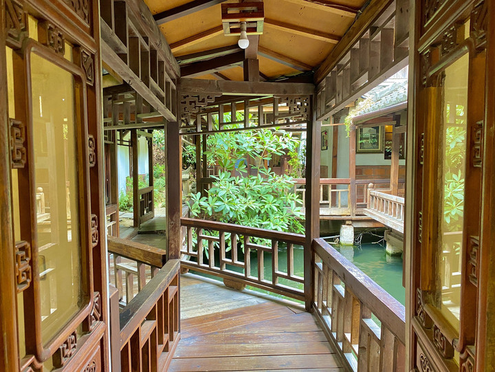 台湾観光ブログ : 台中日帰り旅行～彩虹眷村,植物園,無為草堂,審計新村