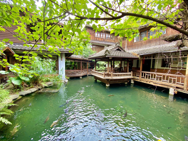 台湾観光ブログ : 台中日帰り旅行～彩虹眷村,植物園,無為草堂,審計新村