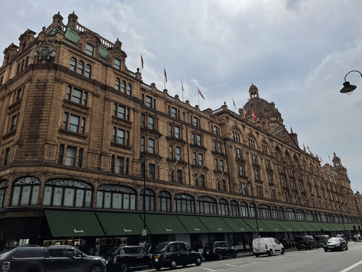 ロンドン観光ブログ : 久しぶりにハロッズ (Harrods)に行ってき