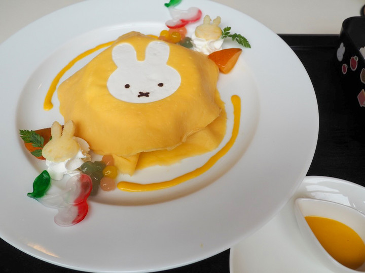 ミッフィーのプリンセスマンゴーミルクレープ