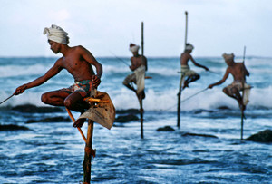 1391885504mccurry_srilankafishermen