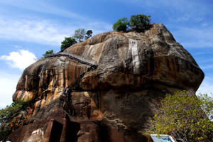 Sigiriya_rock3