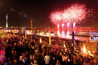 Fireworks_japantag_dusseldorf_marke