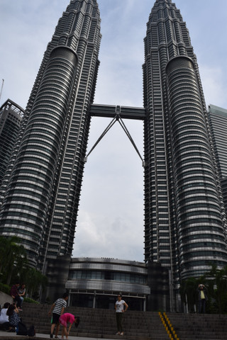Petronas_twin_tower_08feb17_3