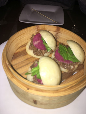 Steamed_bun_with_beef