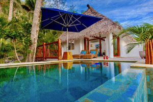 Deluxe_pool_bure_1