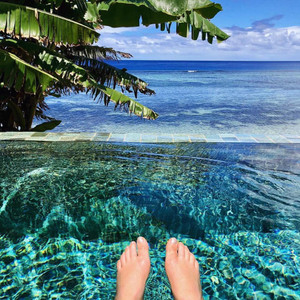Beachfront_pool_villa_3