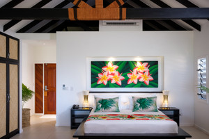 Beachfront_bure1