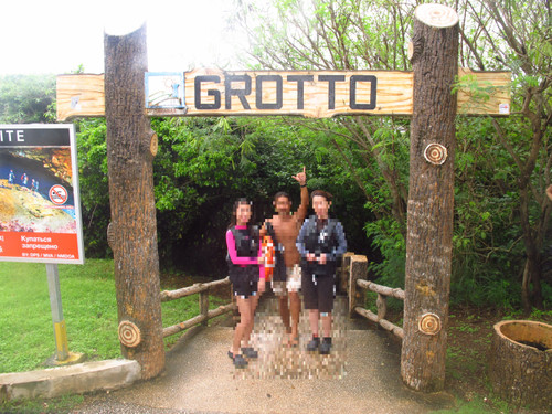 Grotto_entrance