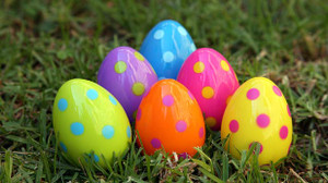 Graphic__easter_eggs