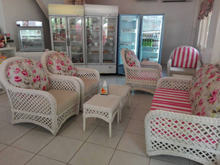 Pink_sofa